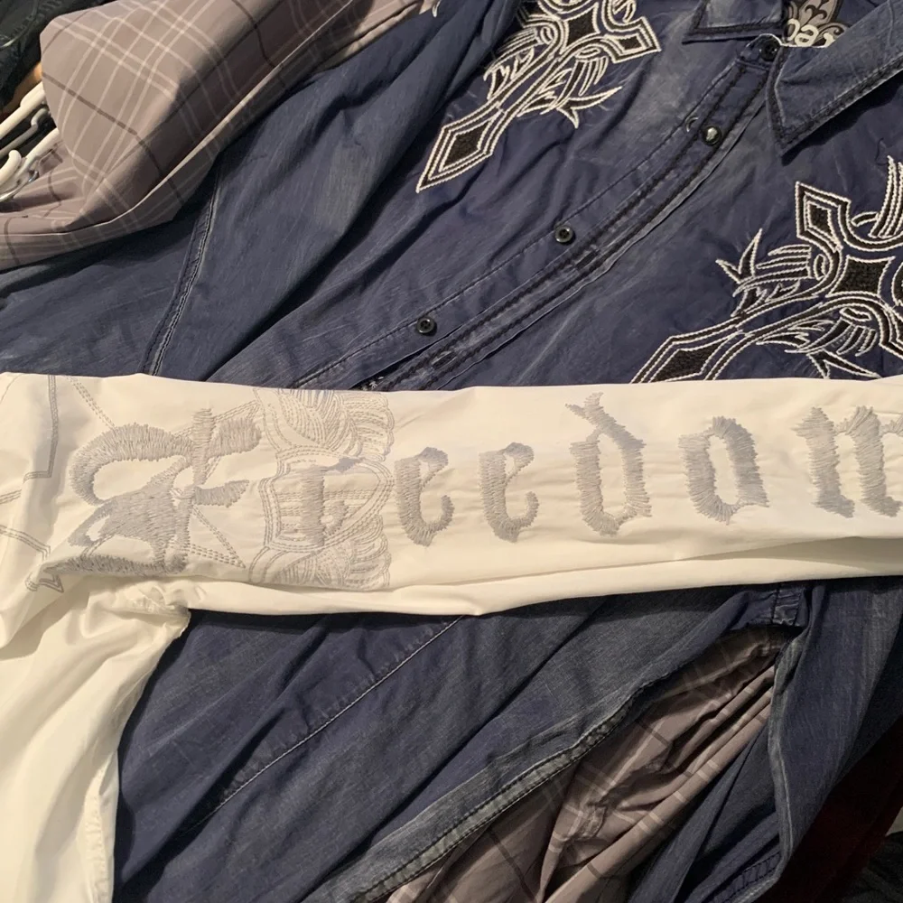 INC Button Up - Picture 4 of 9